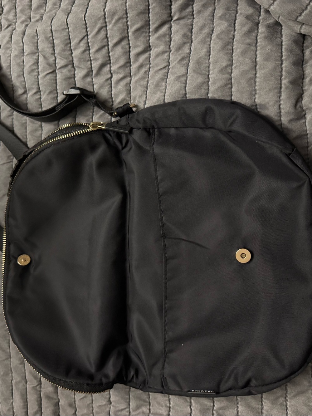 Lululemon Black/Gold All Night Festival Bag 5L - Picture 6 of 6